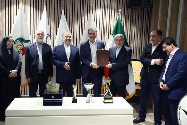 مراسم اهدا مدال و کاپ افتخارآفرینان ورزش کشور به موزه المپیک و پارالمپیک پارت دوم