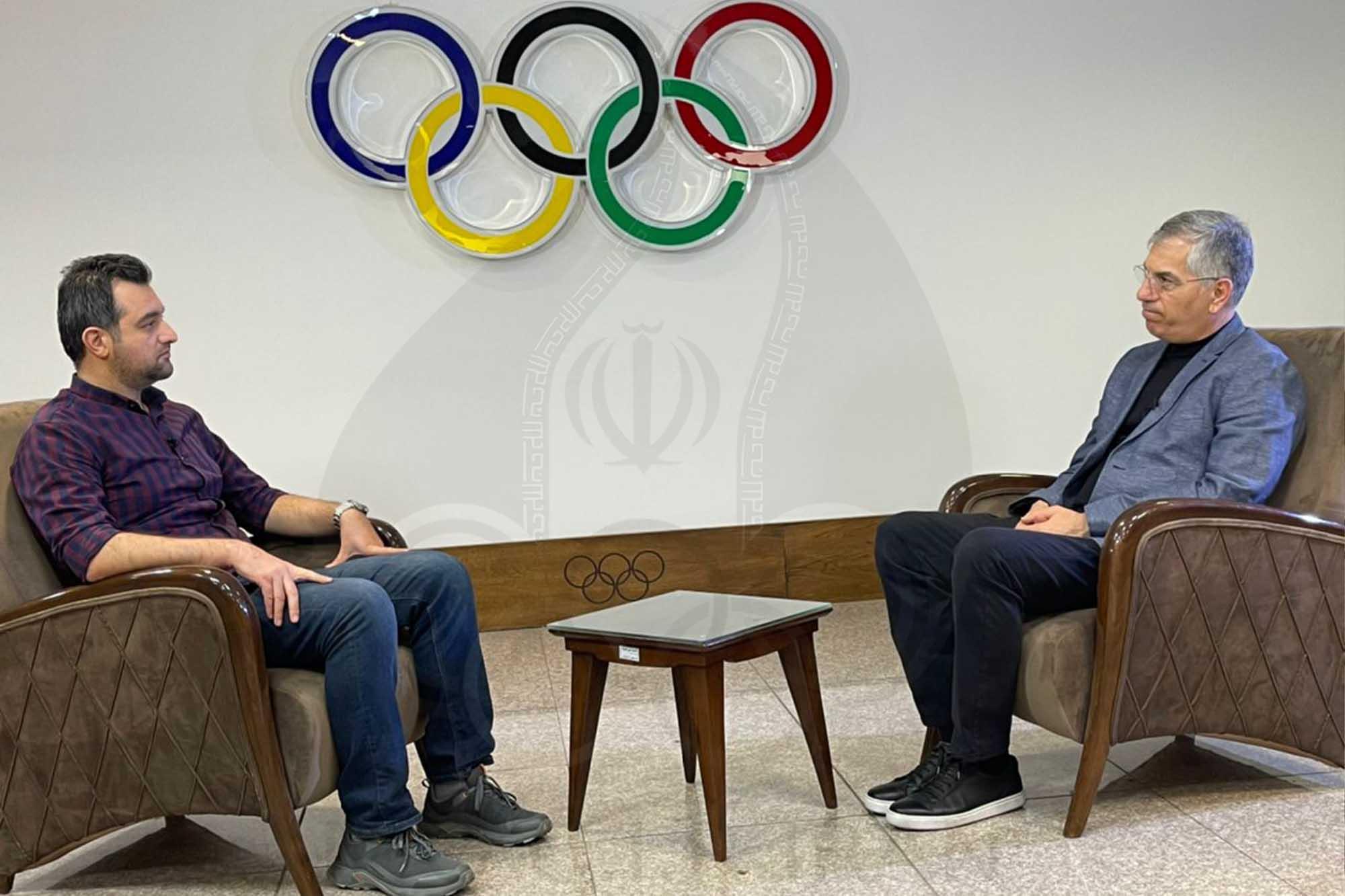 والپیپرمهران شاهین طبع بسکتبالی 2025 