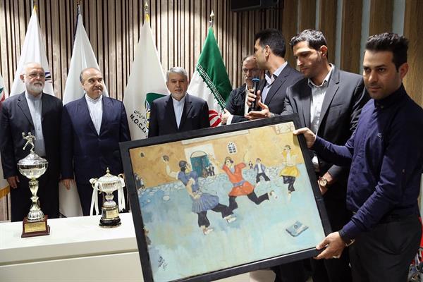 مراسم اهدا مدال و کاپ افتخارآفرینان ورزش کشور به موزه المپیک و پارالمپیک پارت دوم