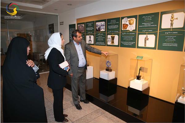 بازدید سمیرا اصغری جوانترین عضو کمیته بین المللی المپیک (IOC member) به همراه مهین فرهادی زاد معاون سابق توسعه ورزش بانوان وزارت ورزش و جوانان از موزه ملی ورزش، المپیک، پارالمپیک