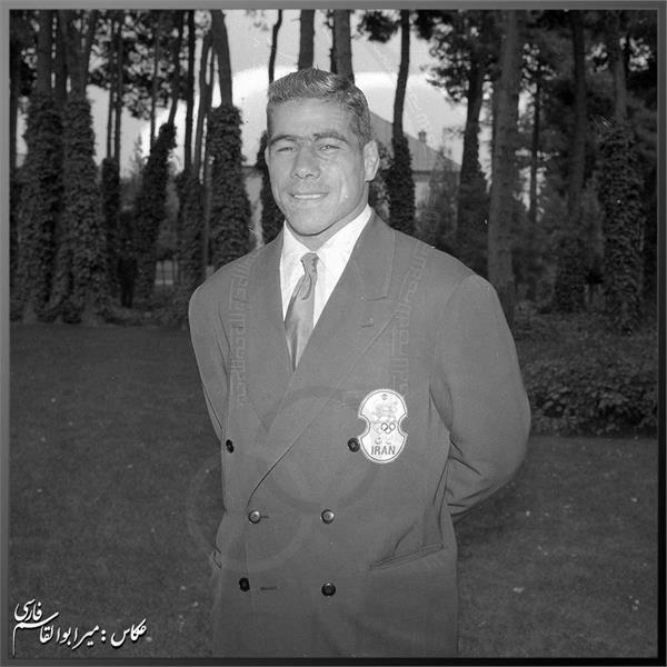 غلامرضا تختی پیش از اعزام به بازی‌های المپیک ۱۹۵۶ ملبورن