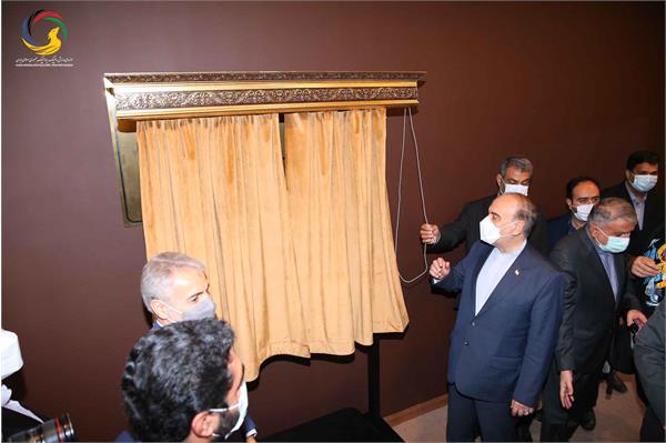 آئین رونمایی از سردیس ده نفر از قهرمانان تاریخ المپیک و پارالمپیک