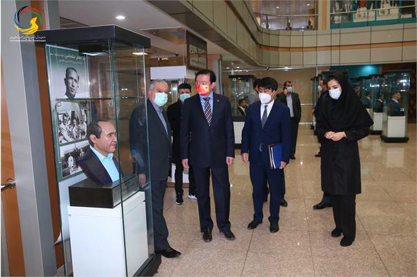 بازدید سفیر کشور چین و هیئت همراه از موزه ملی ورزش، المپیک، پارالمپیک