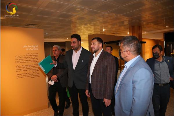 بازدید ایوان تیخن رئیس فدراسیون دو و میدانی بلاروس از موزه ملی ورزش، المپیک، پارالمپیک