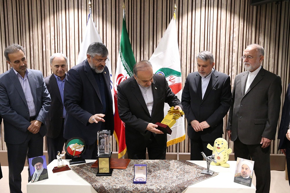 مراسم اهدا مدال و کاپ افتخارآفرینان ورزش کشور به موزه المپیک و پارالمپیک پارت اول