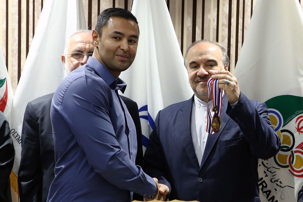 مراسم اهدا مدال و کاپ افتخارآفرینان ورزش کشور به موزه المپیک و پارالمپیک پارت دوم