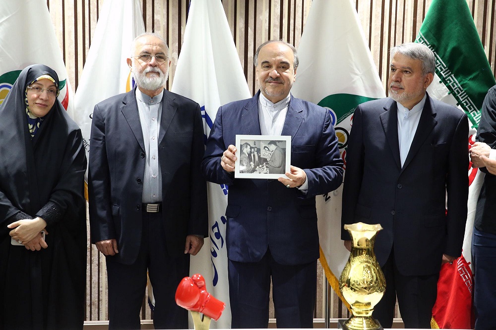 مراسم اهدا مدال و کاپ افتخارآفرینان ورزش کشور به موزه المپیک و پارالمپیک پارت دوم