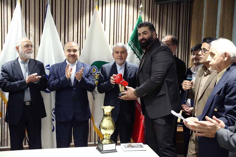 مراسم اهدا مدال و کاپ افتخارآفرینان ورزش کشور به موزه المپیک و پارالمپیک پارت دوم