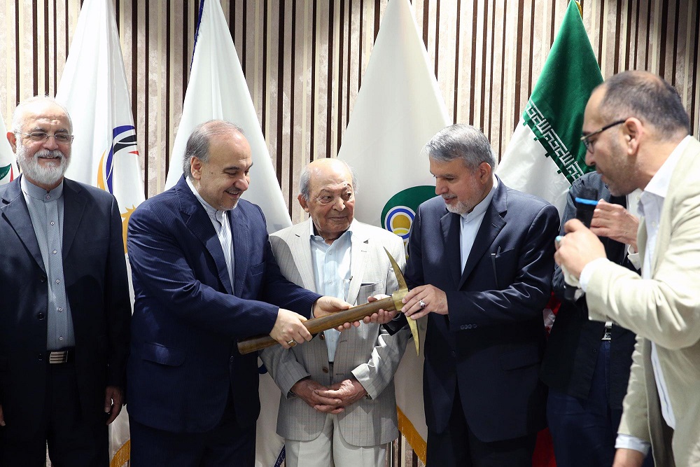 مراسم اهدا مدال و کاپ افتخارآفرینان ورزش کشور به موزه المپیک و پارالمپیک پارت دوم