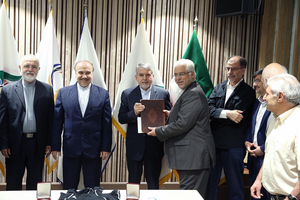 مراسم اهدا مدال و کاپ افتخارآفرینان ورزش کشور به موزه المپیک و پارالمپیک پارت دوم