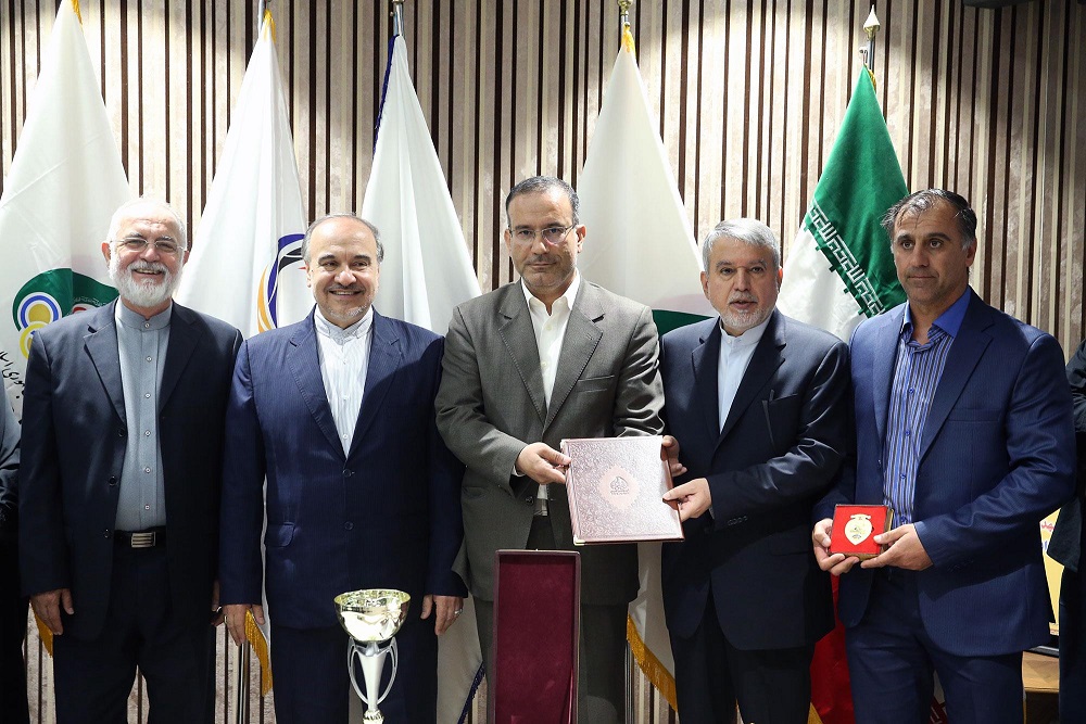 مراسم اهدا مدال و کاپ افتخارآفرینان ورزش کشور به موزه المپیک و پارالمپیک پارت دوم