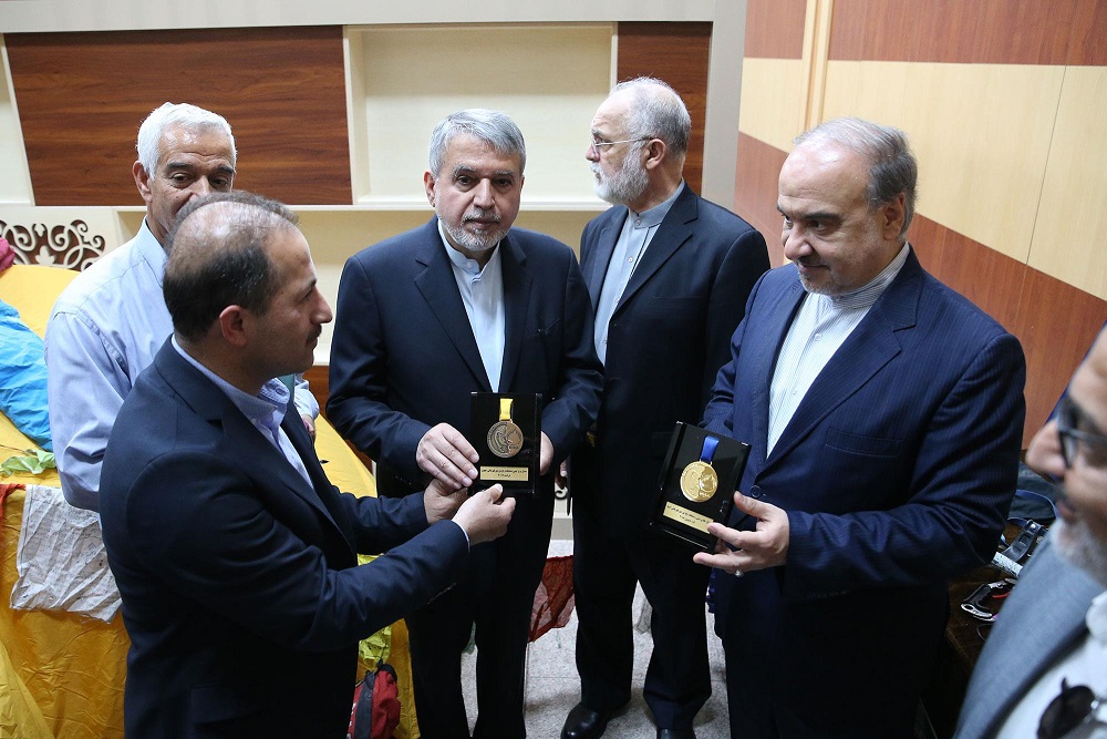 مراسم اهدا مدال و کاپ افتخارآفرینان ورزش کشور به موزه المپیک و پارالمپیک پارت دوم