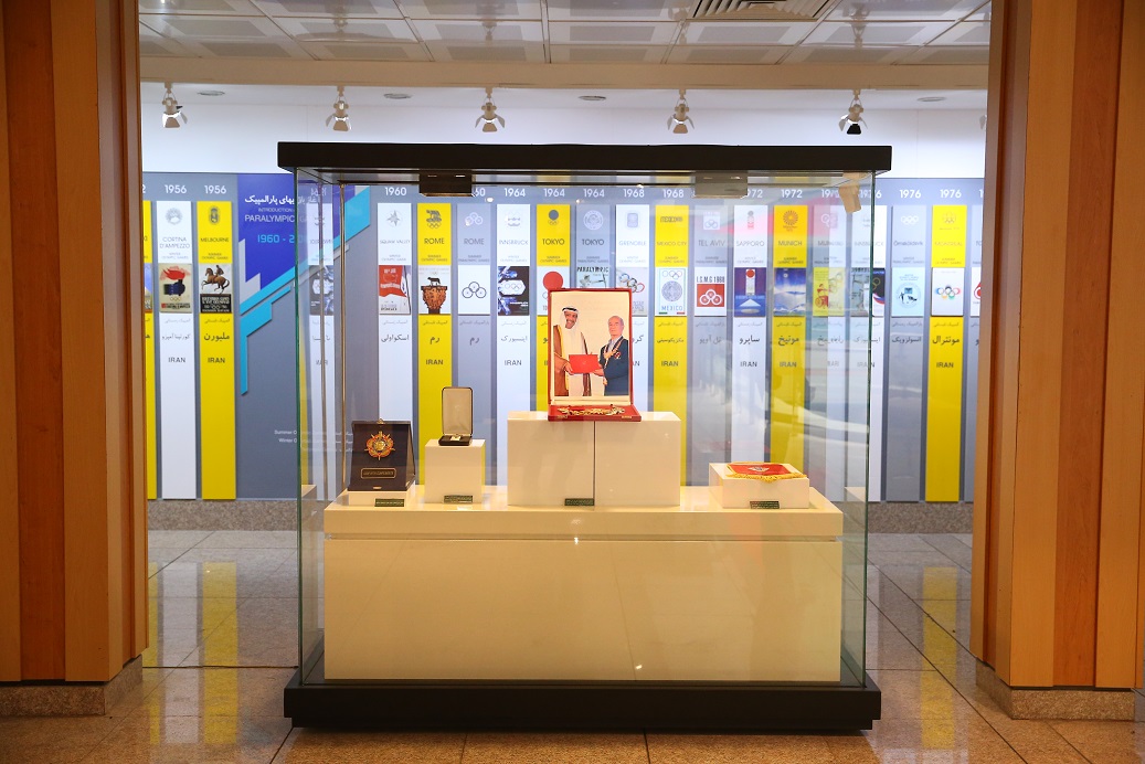 تندیس و الواح