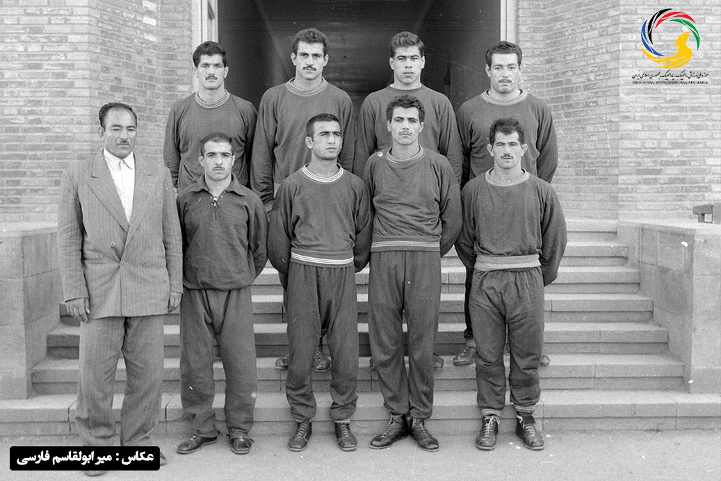 غلامرضا تختی با تیم در مسابقات قهرمانی کشور به میزبانی قزوین در سال ۱۳۳۴