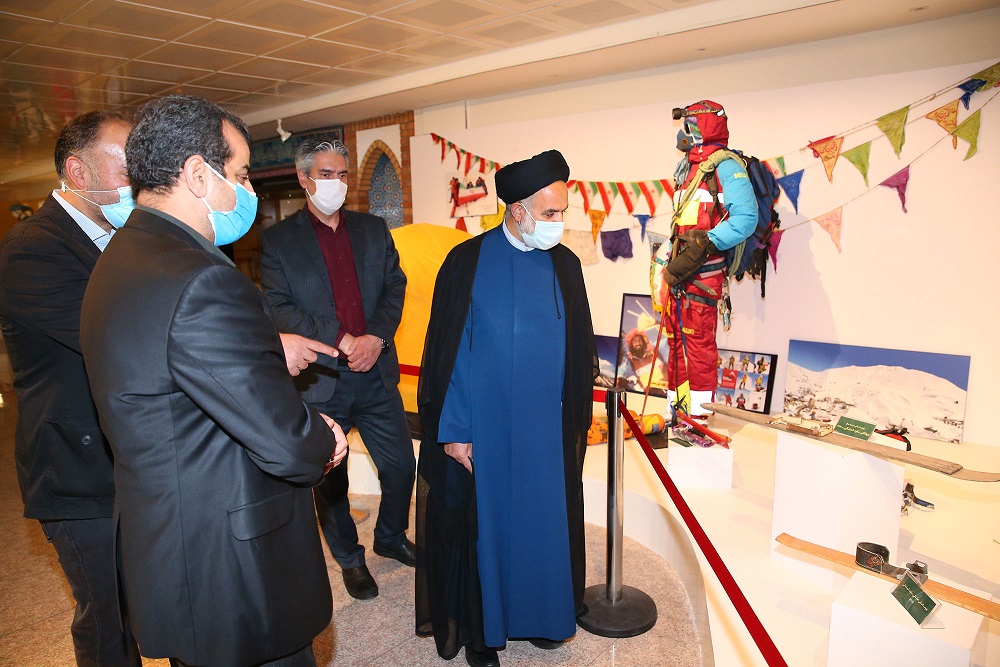 بازدید مدیرکل فرهنگی و تربیتی سازمان زندانها از موزه