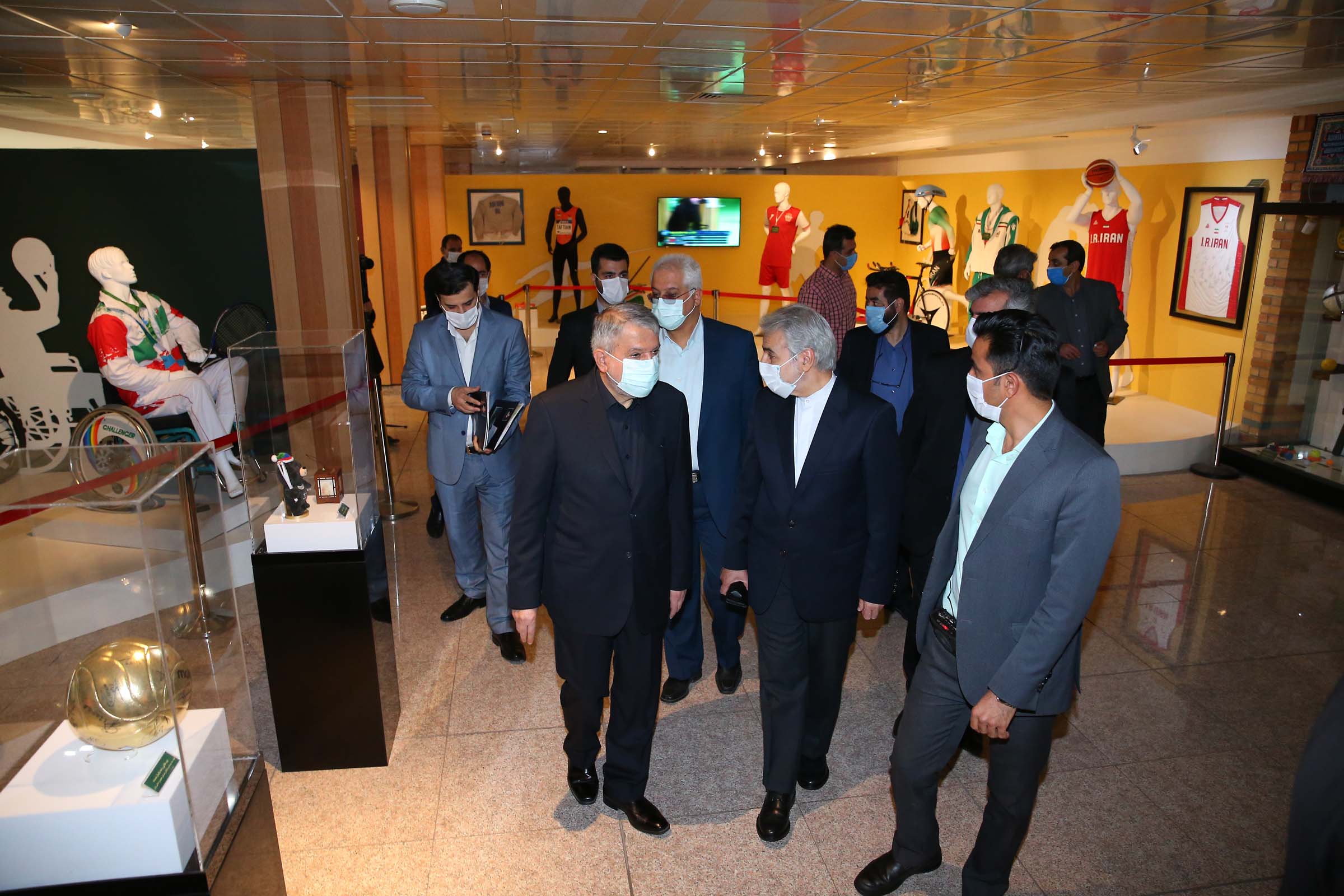 آئین رونمایی از تندیس پنج نفر از  مدال آوران تاریخ المپیک،پارالمپیک و شهدای ورزش کشور