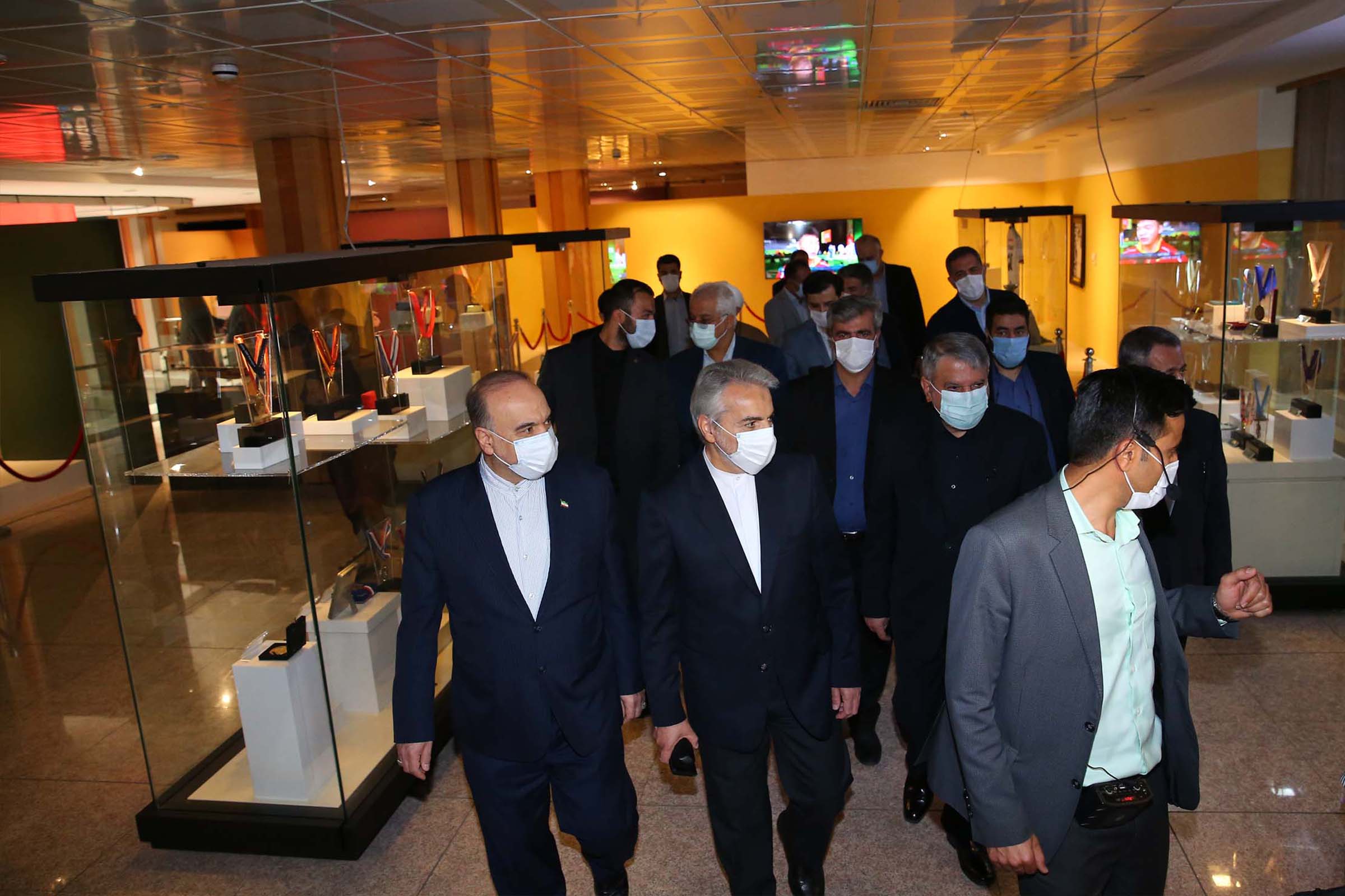 آئین رونمایی از تندیس پنج نفر از  مدال آوران تاریخ المپیک،پارالمپیک و شهدای ورزش کشور