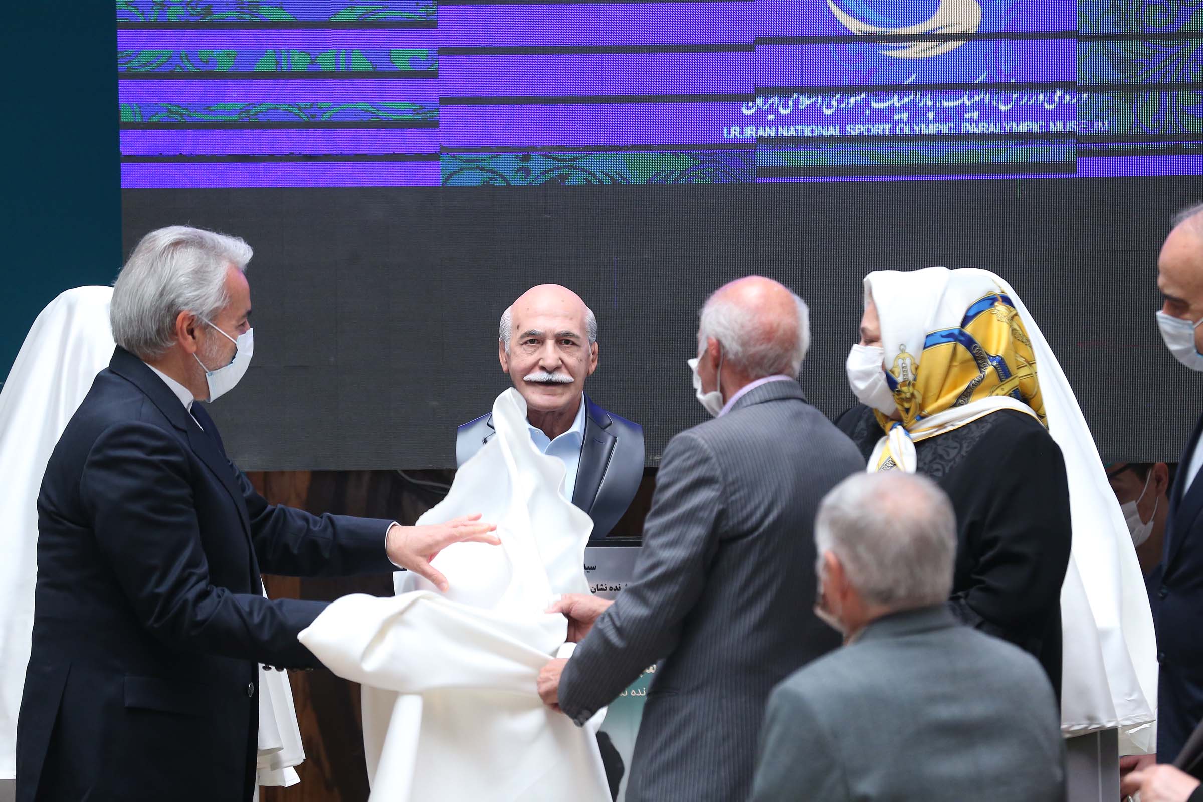 آئین رونمایی از تندیس پنج نفر از  مدال آوران تاریخ المپیک،پارالمپیک و شهدای ورزش کشور