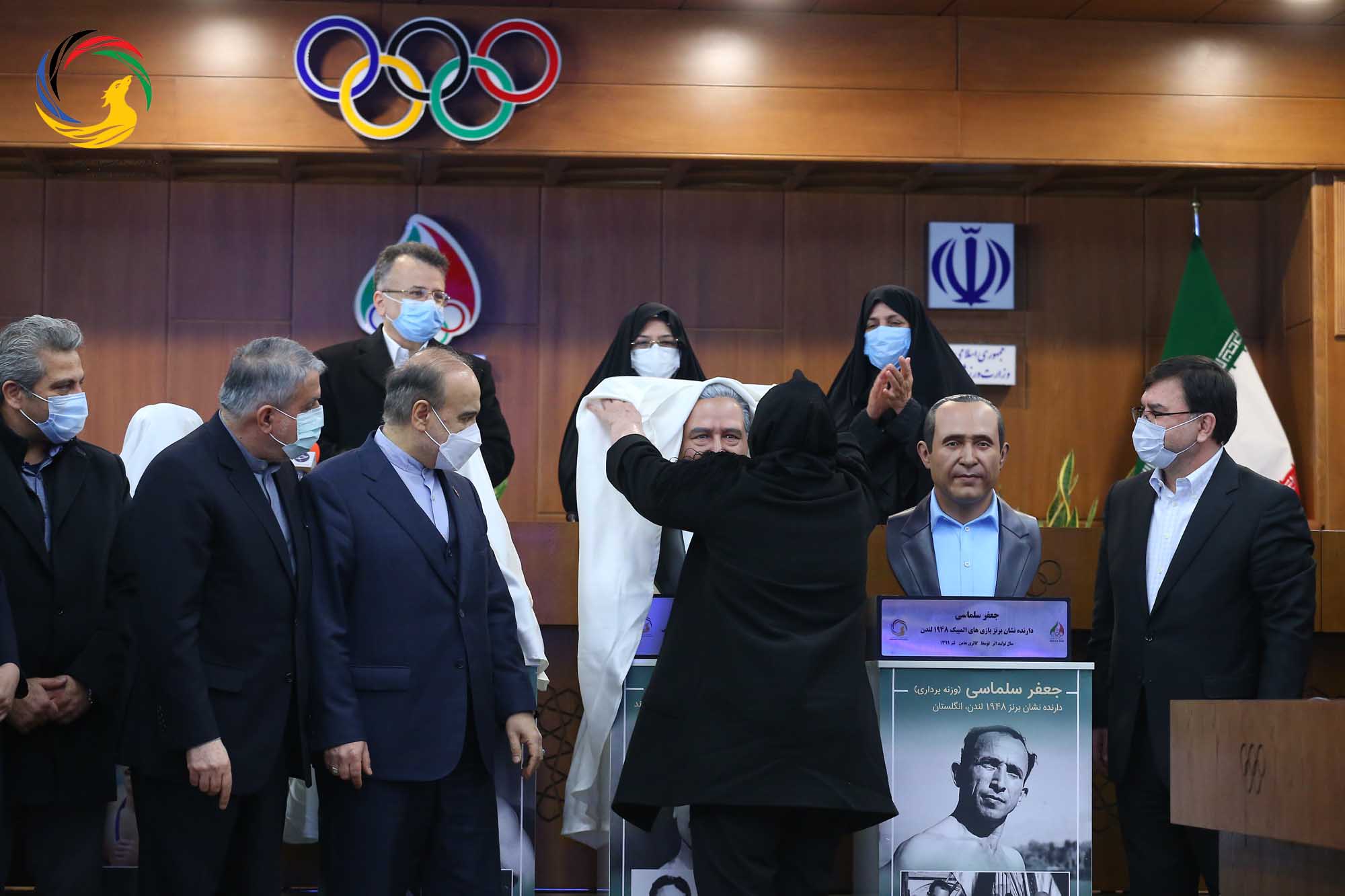 رونمایی از 5 تندیس قهرمانان ورزش کشور 9 دی 1399