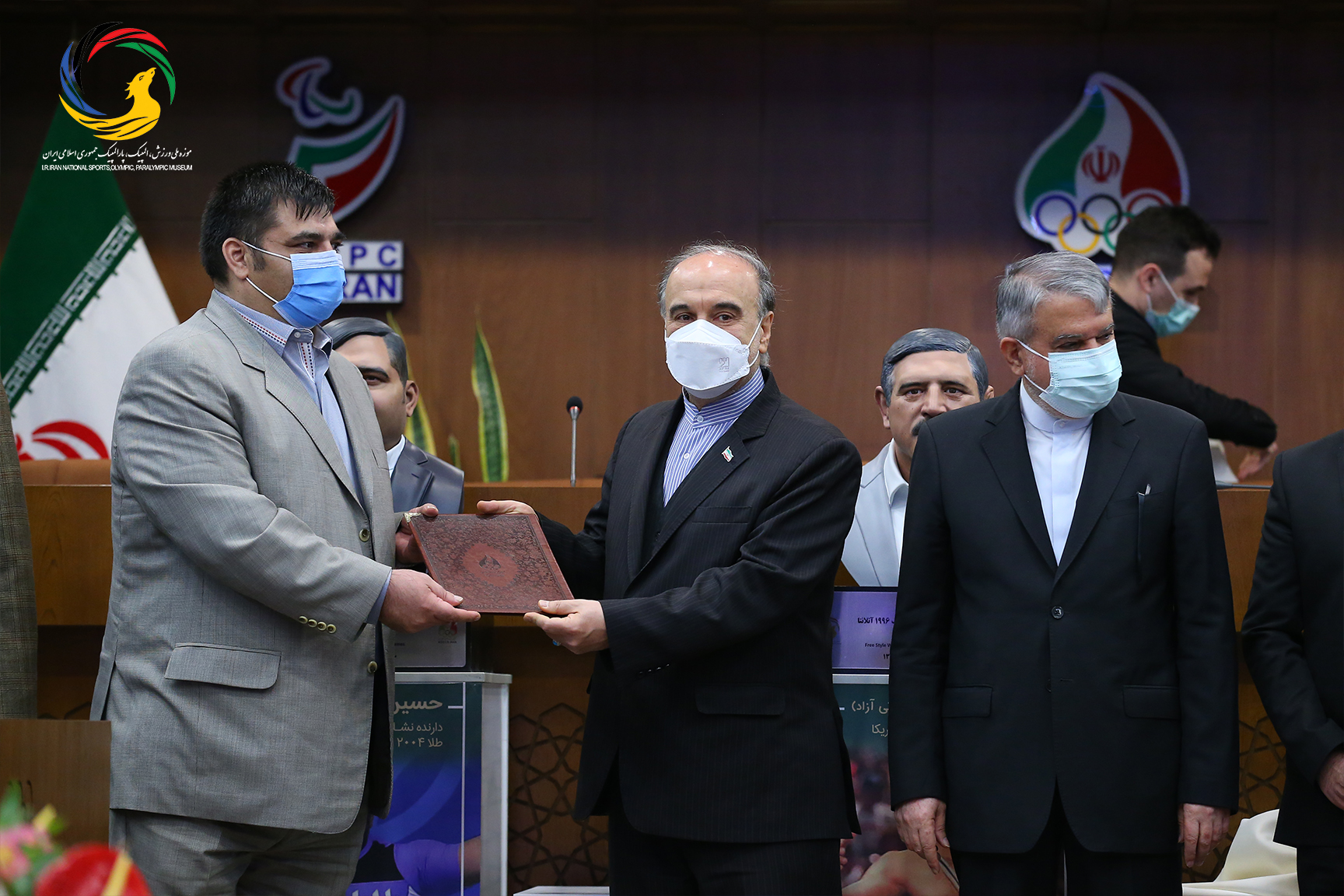 رونمایی از سردیس شش تن از قهرمانان افتخارآفرینان ورزش کشور 28 بهمن ماه 1399