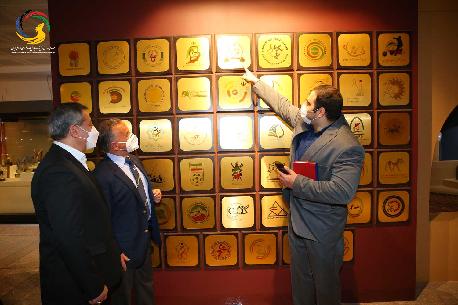 بازدید رافائل سانتونخا رئیس اسپانیایی فدراسیون جهانی از موزه ملی ورزش