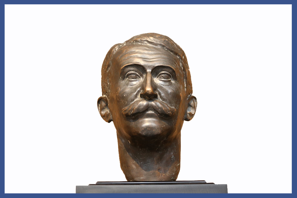 سردیس آقای بارون پیر دو کوبرتن