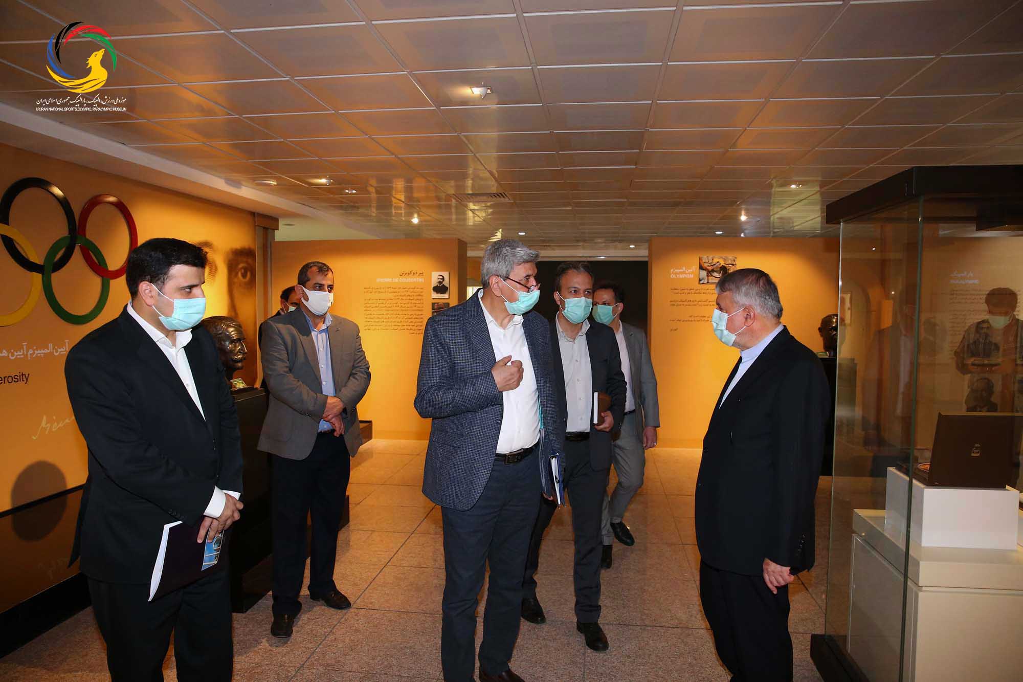 بازدید قائم مقام ریاست دانشگاه آزاد دکتر جمشید صباغ زاده در واحد علوم تحقیقات از موزه ملی ورزش