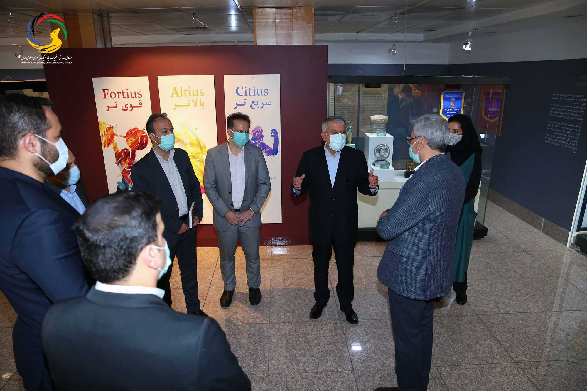 بازدید قائم مقام ریاست دانشگاه آزاد دکتر جمشید صباغ زاده در واحد علوم تحقیقات از موزه ملی ورزش