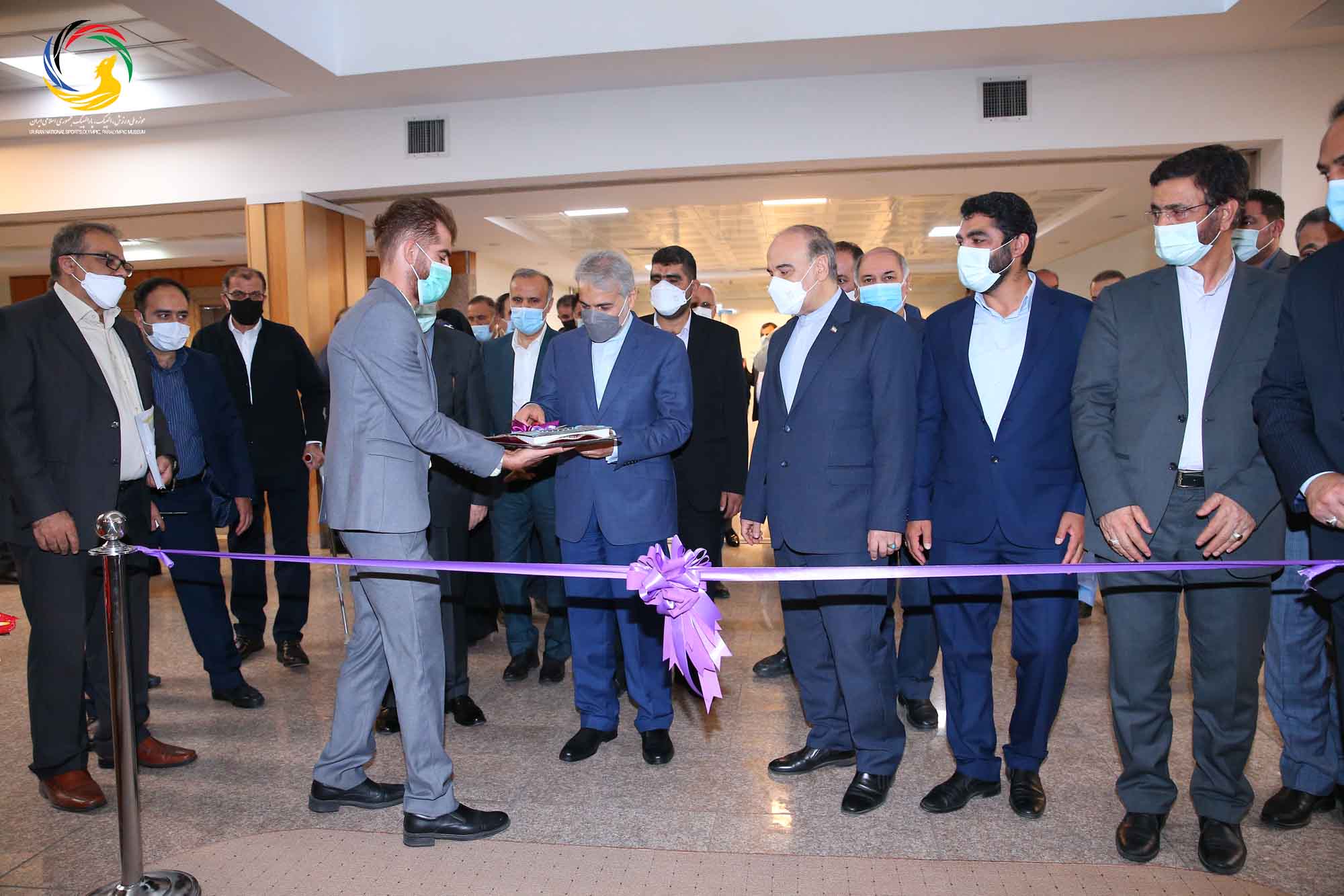 آئین رونمایی از سردیس ده نفر از قهرمانان تاریخ المپیک و پارالمپیک