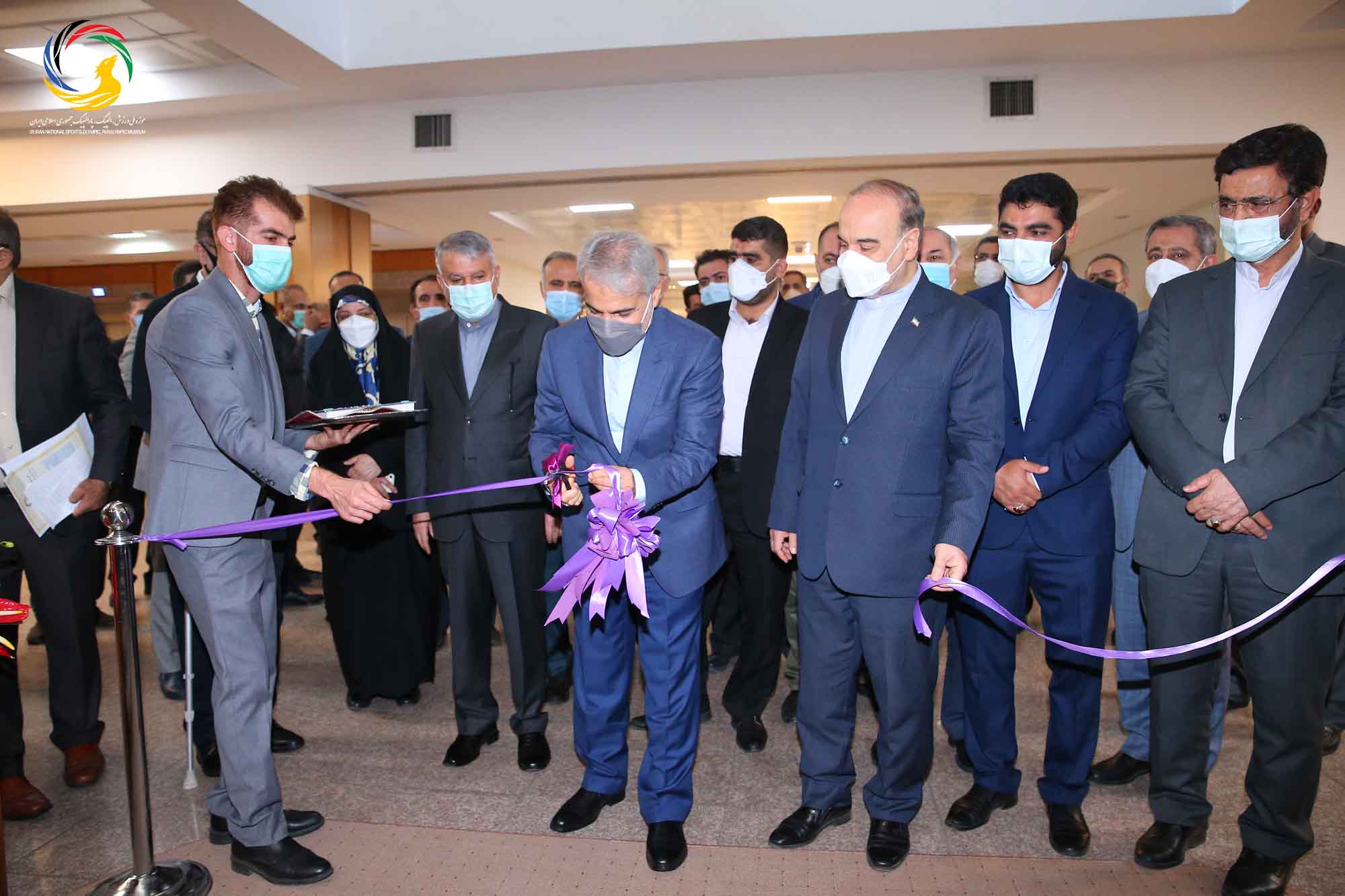 آئین رونمایی از سردیس ده نفر از قهرمانان تاریخ المپیک و پارالمپیک