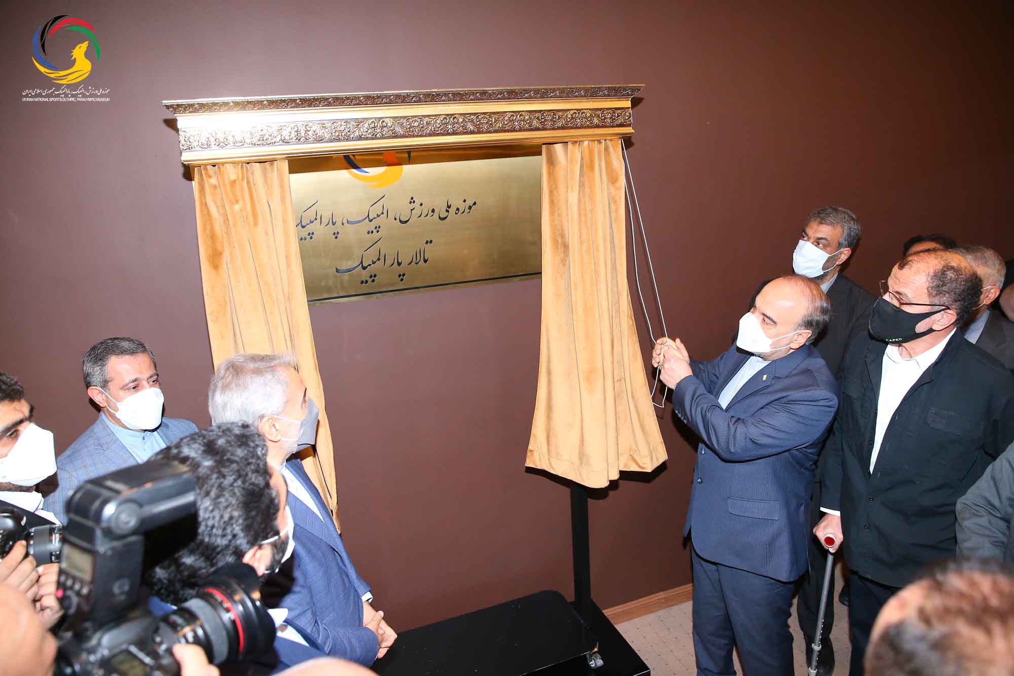 آئین رونمایی از سردیس ده نفر از قهرمانان تاریخ المپیک و پارالمپیک