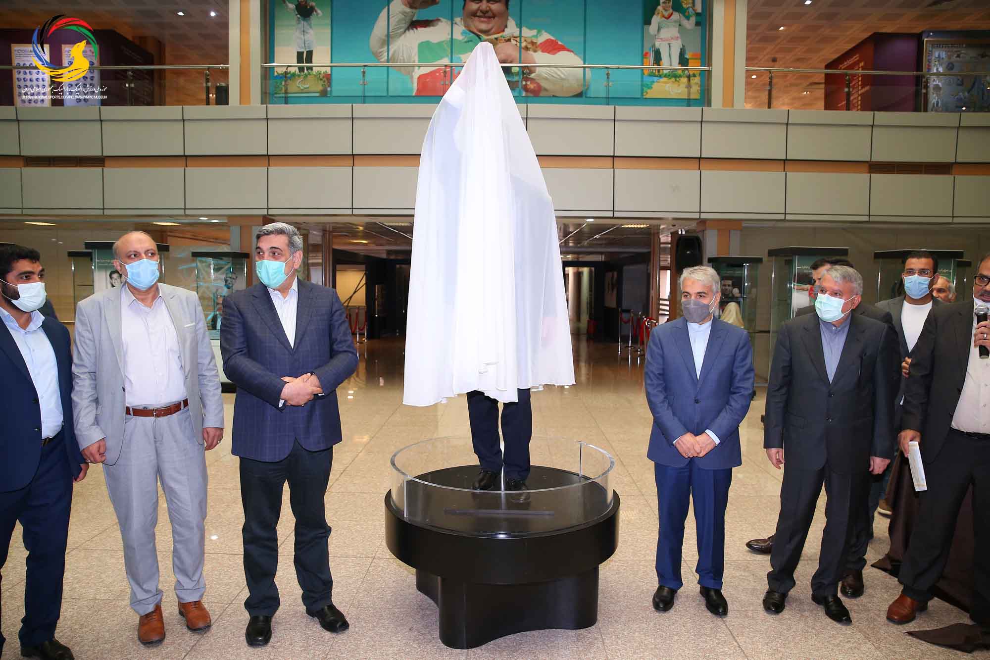 آئین رونمایی از سردیس ده نفر از قهرمانان تاریخ المپیک و پارالمپیک