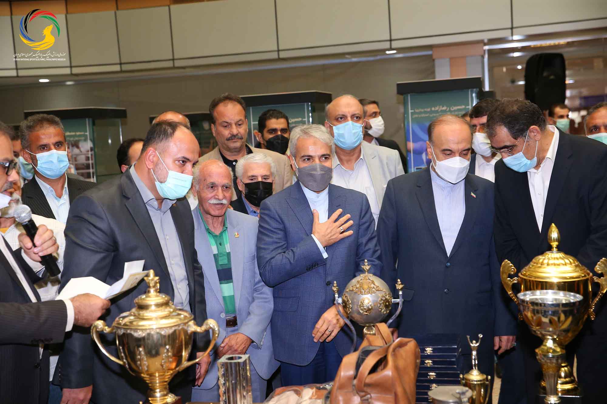 آئین رونمایی از سردیس ده نفر از قهرمانان تاریخ المپیک و پارالمپیک