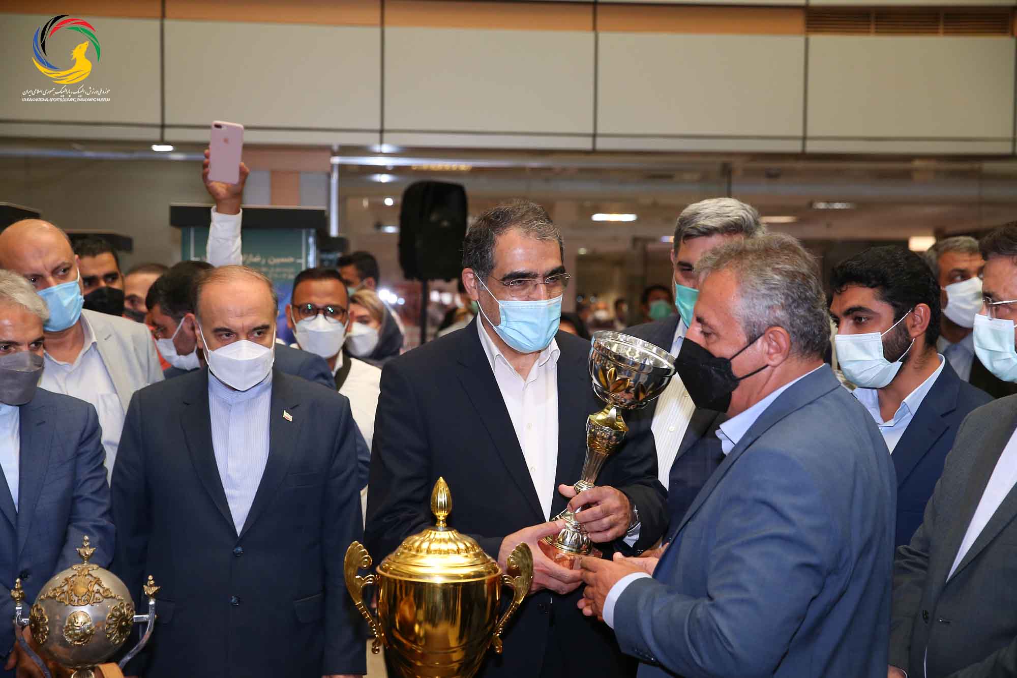 آئین رونمایی از سردیس ده نفر از قهرمانان تاریخ المپیک و پارالمپیک