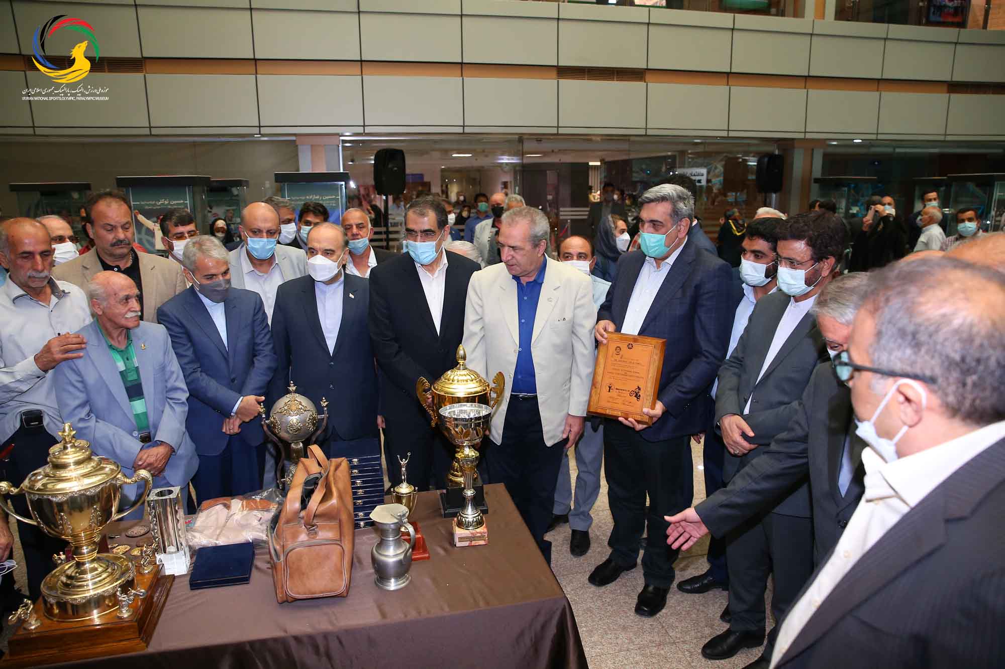 آئین رونمایی از سردیس ده نفر از قهرمانان تاریخ المپیک و پارالمپیک