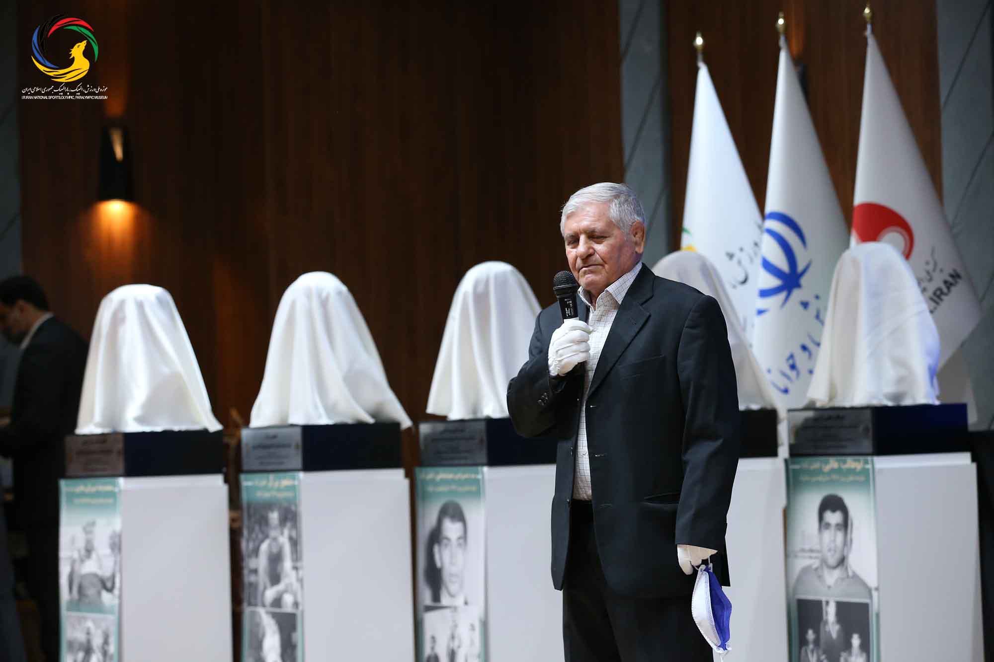 آئین رونمایی از سردیس ده نفر از قهرمانان تاریخ المپیک و پارالمپیک