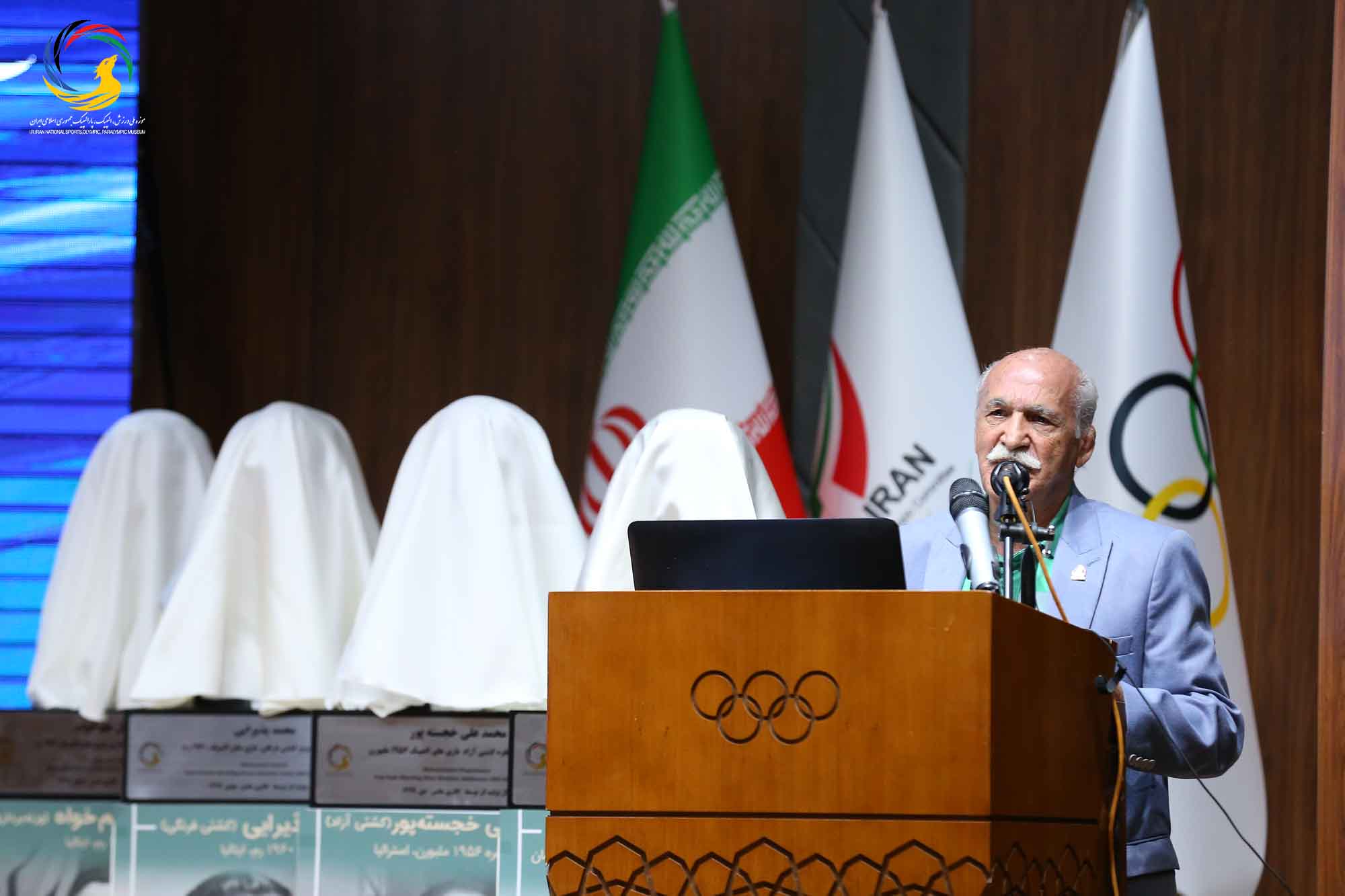 آئین رونمایی از سردیس ده نفر از قهرمانان تاریخ المپیک و پارالمپیک