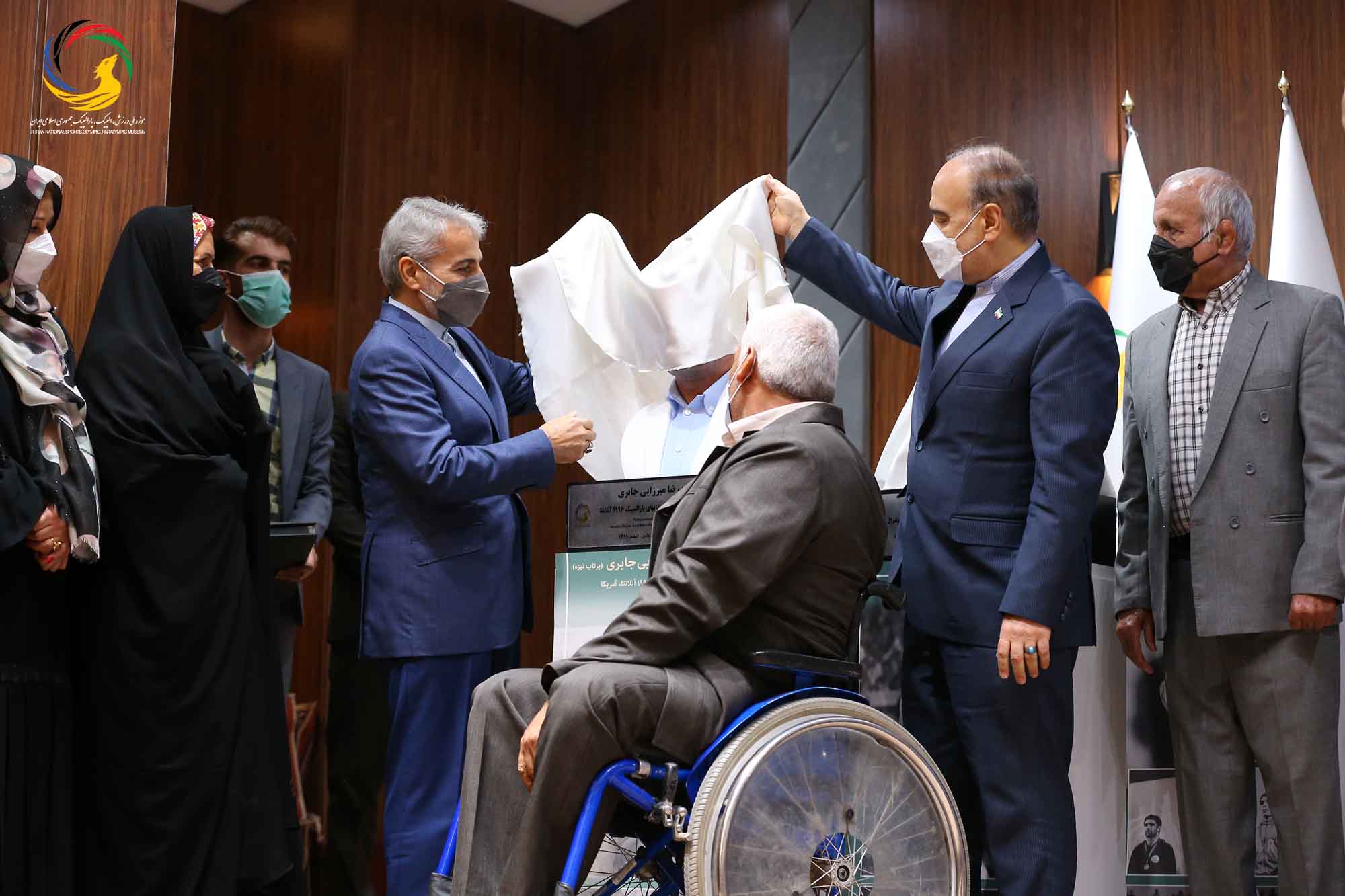 آئین رونمایی از سردیس ده نفر از قهرمانان تاریخ المپیک و پارالمپیک