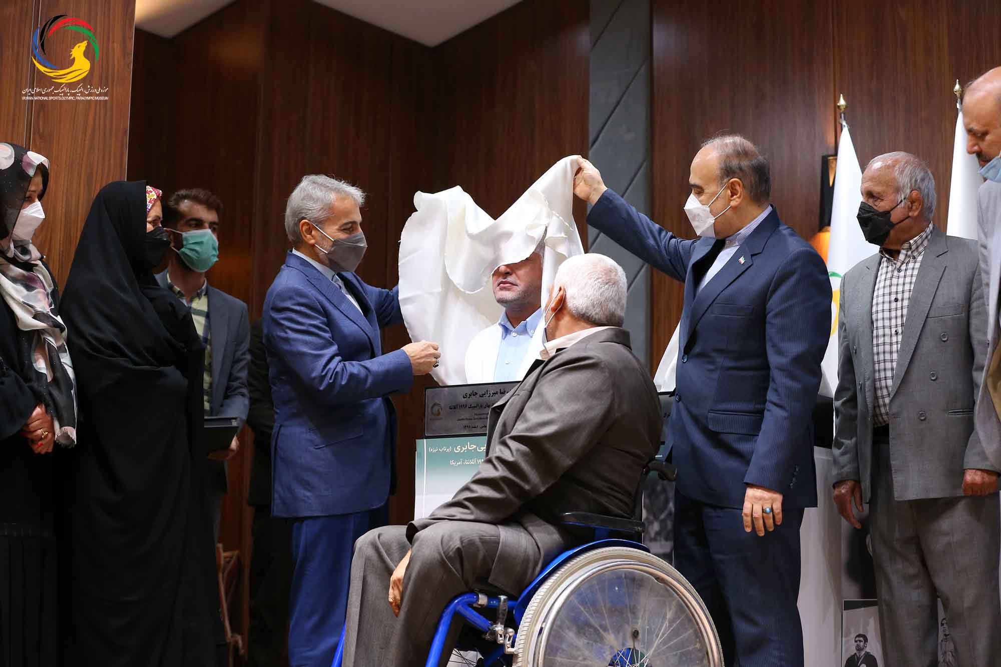 آئین رونمایی از سردیس ده نفر از قهرمانان تاریخ المپیک و پارالمپیک