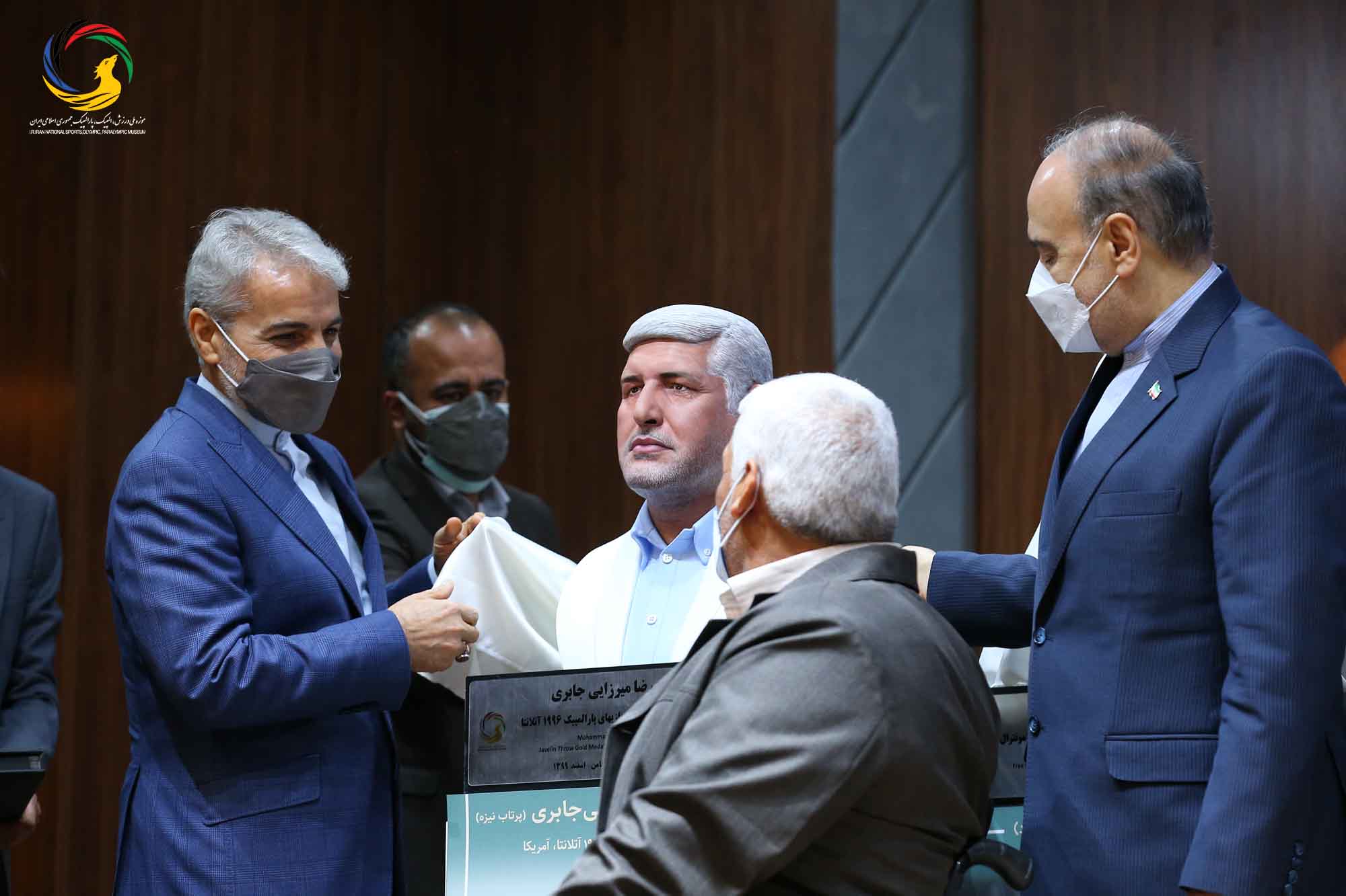 آئین رونمایی از سردیس ده نفر از قهرمانان تاریخ المپیک و پارالمپیک