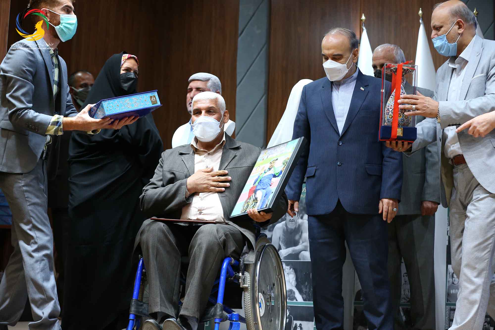 آئین رونمایی از سردیس ده نفر از قهرمانان تاریخ المپیک و پارالمپیک