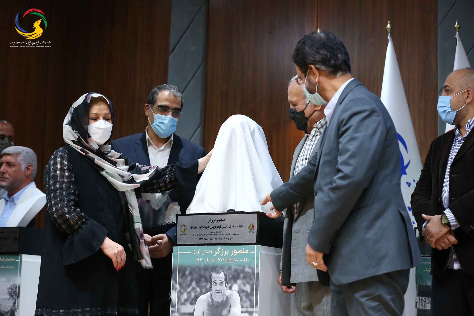 آئین رونمایی از سردیس ده نفر از قهرمانان تاریخ المپیک و پارالمپیک