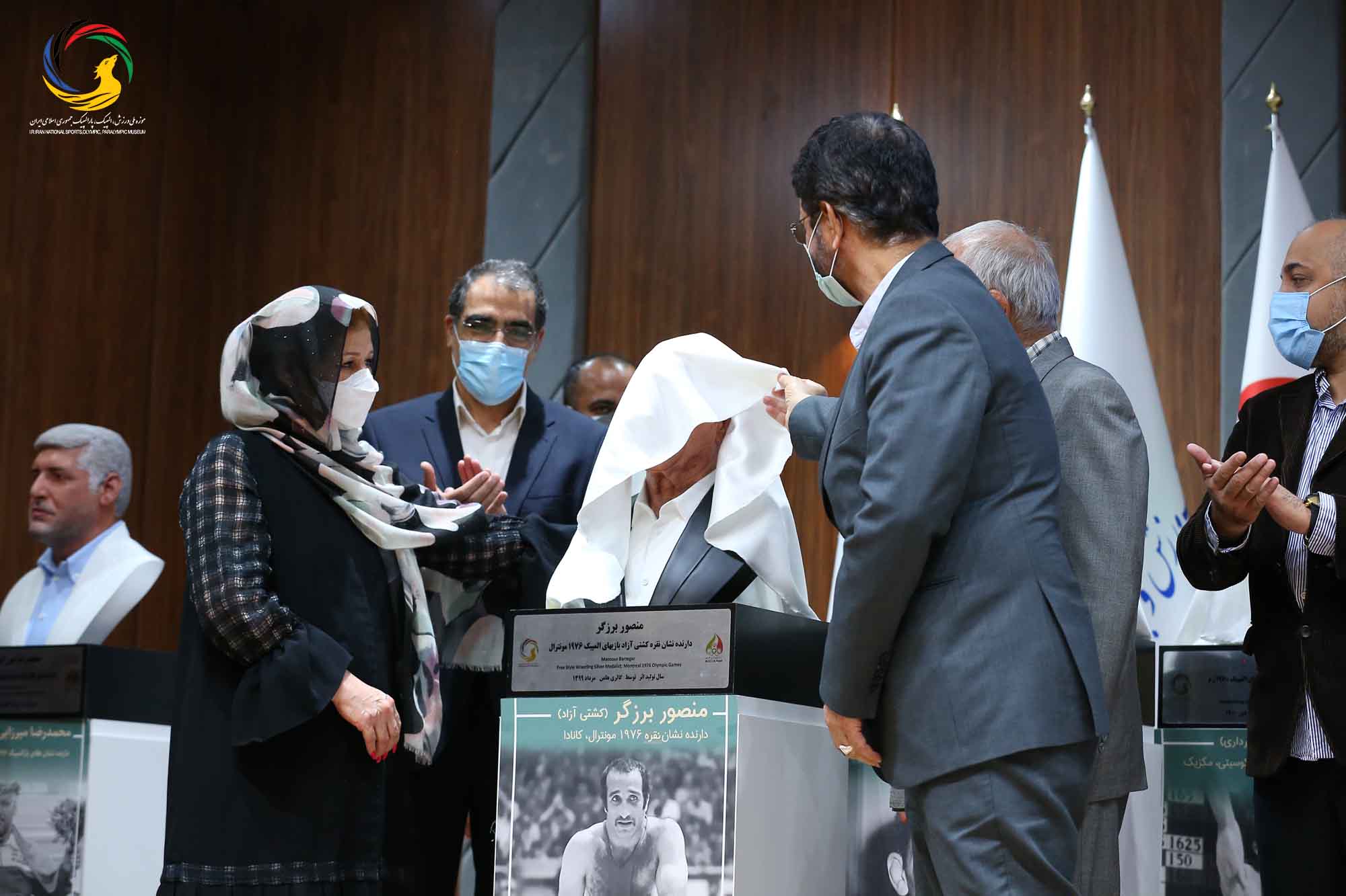 آئین رونمایی از سردیس ده نفر از قهرمانان تاریخ المپیک و پارالمپیک