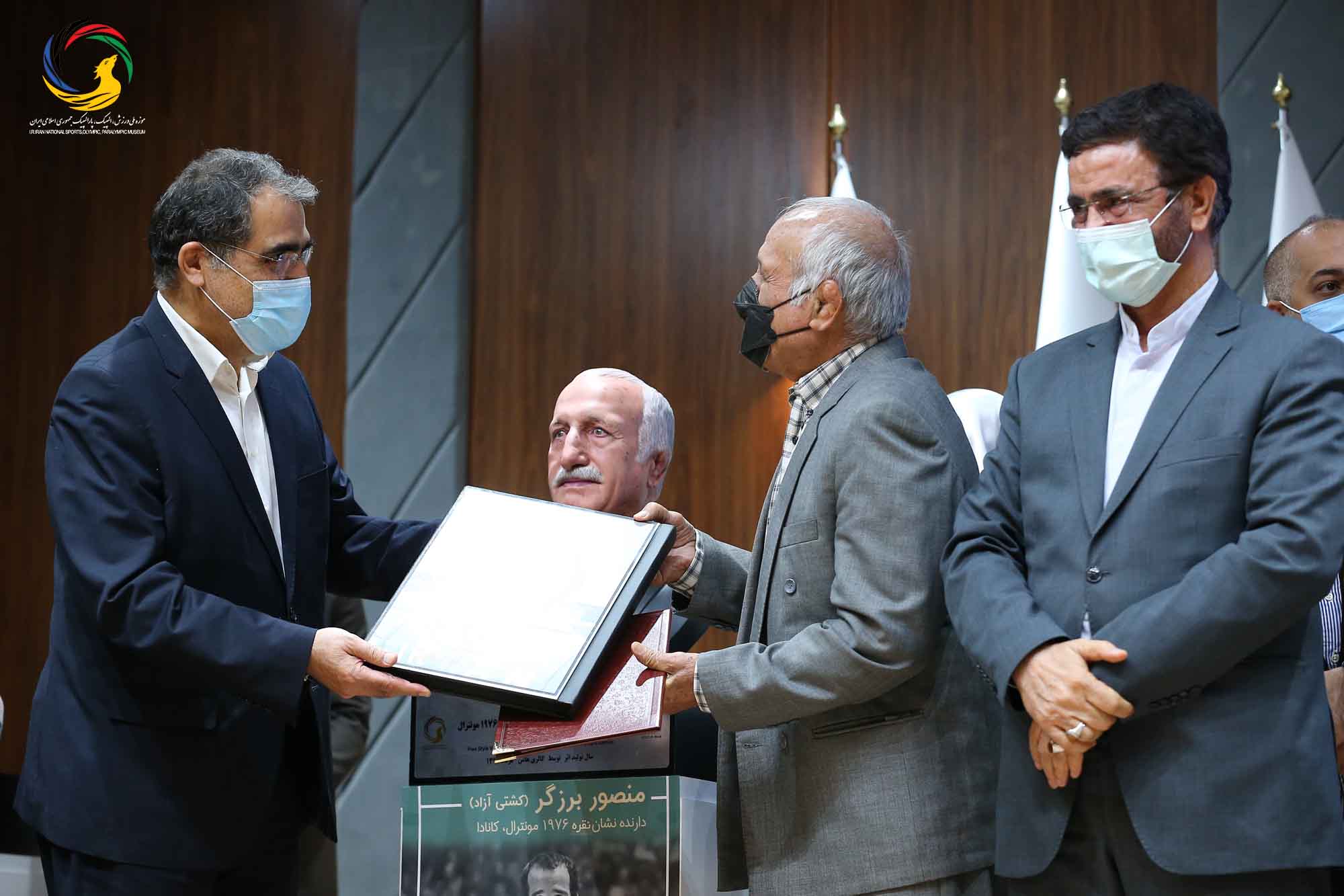 آئین رونمایی از سردیس ده نفر از قهرمانان تاریخ المپیک و پارالمپیک