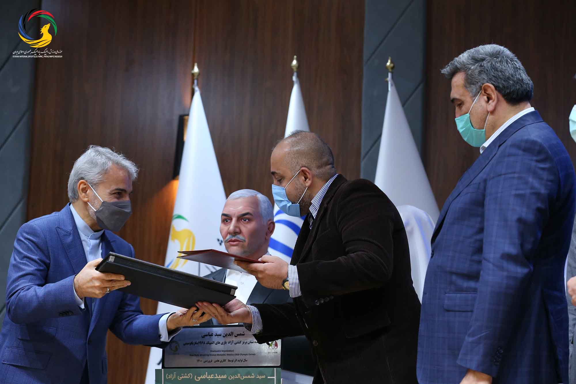 آئین رونمایی از سردیس ده نفر از قهرمانان تاریخ المپیک و پارالمپیک