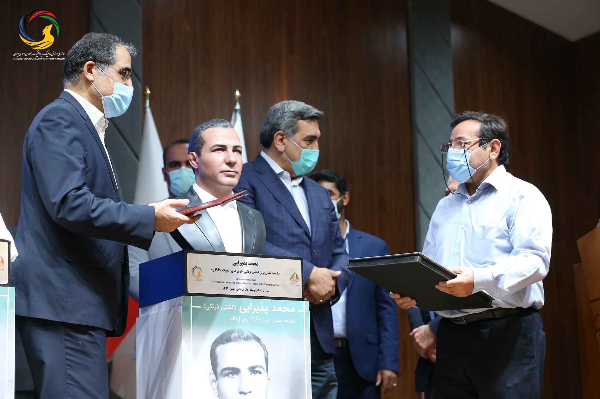 آئین رونمایی از سردیس ده نفر از قهرمانان تاریخ المپیک و پارالمپیک