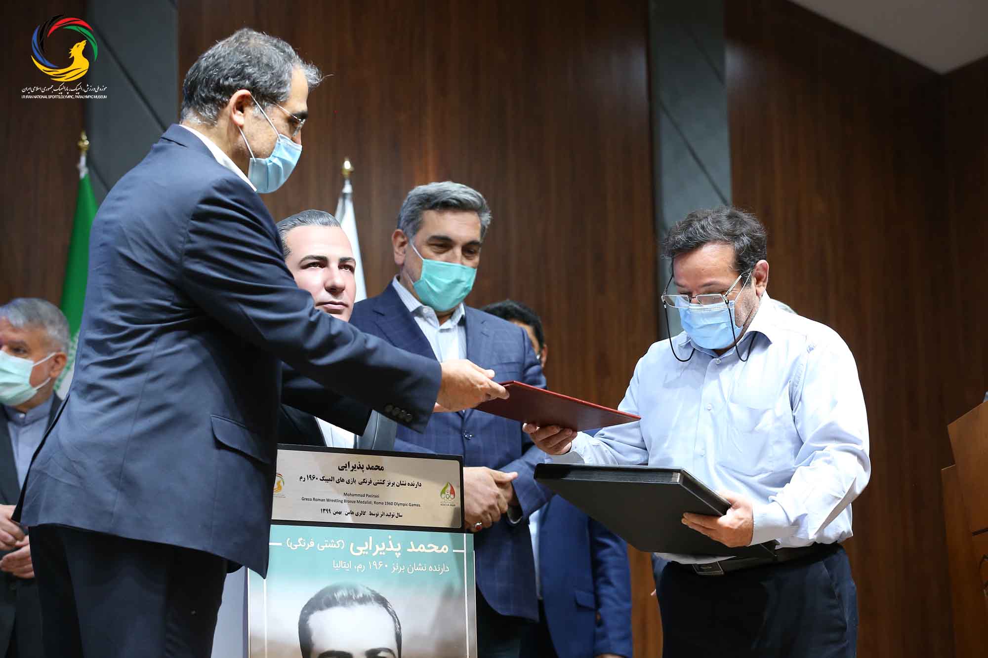 آئین رونمایی از سردیس ده نفر از قهرمانان تاریخ المپیک و پارالمپیک