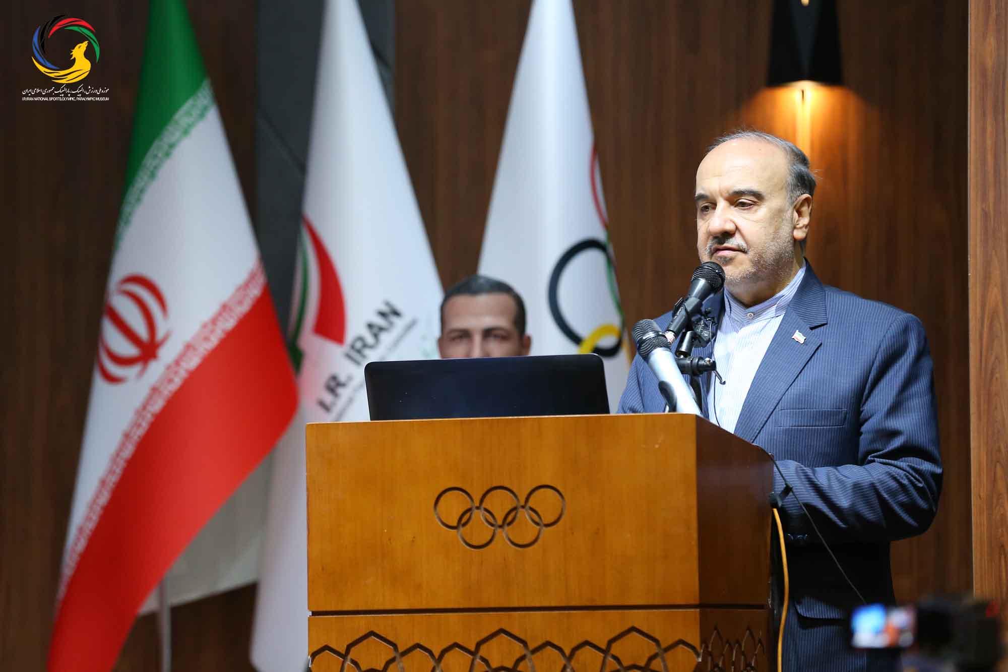 آئین رونمایی از سردیس ده نفر از قهرمانان تاریخ المپیک و پارالمپیک