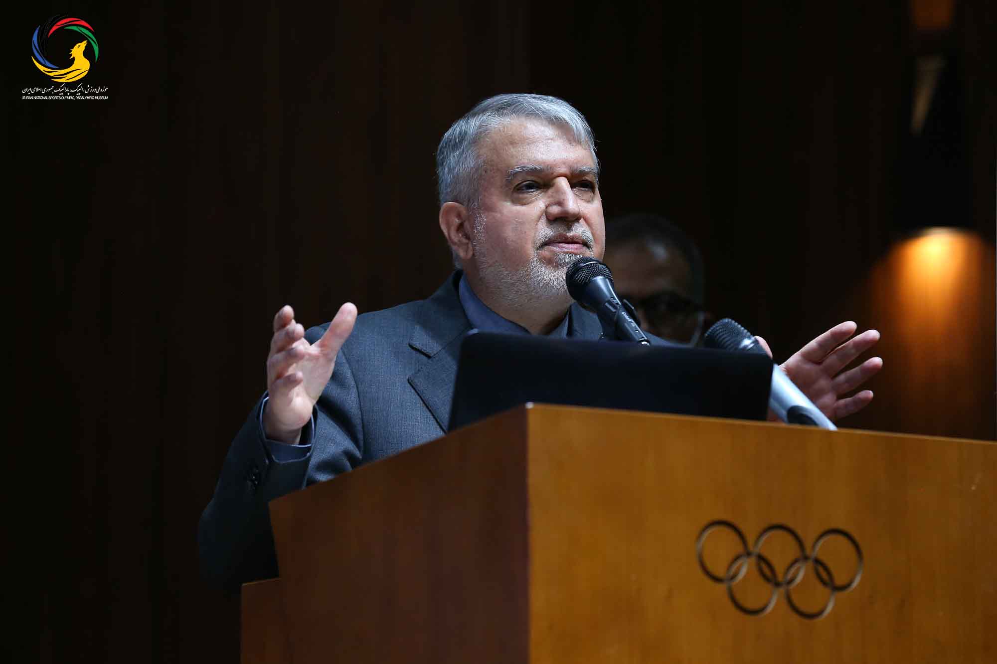 آئین رونمایی از سردیس ده نفر از قهرمانان تاریخ المپیک و پارالمپیک