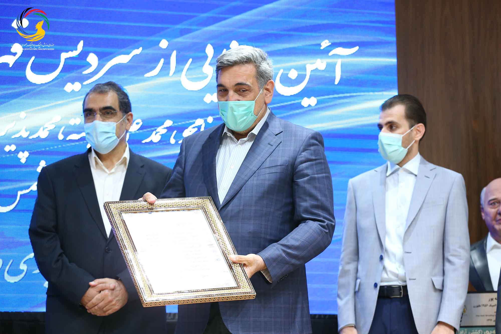 آئین رونمایی از سردیس ده نفر از قهرمانان تاریخ المپیک و پارالمپیک